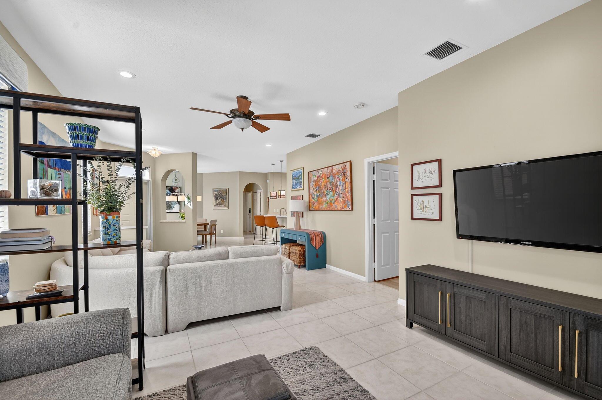 MAJESTIC ISLES - Residential