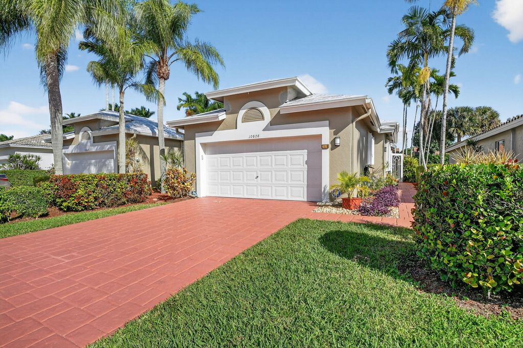 Photo of 10808 Royal Caribbean Circle, Boynton Beach, FL 33437 (MLS # R11149126)