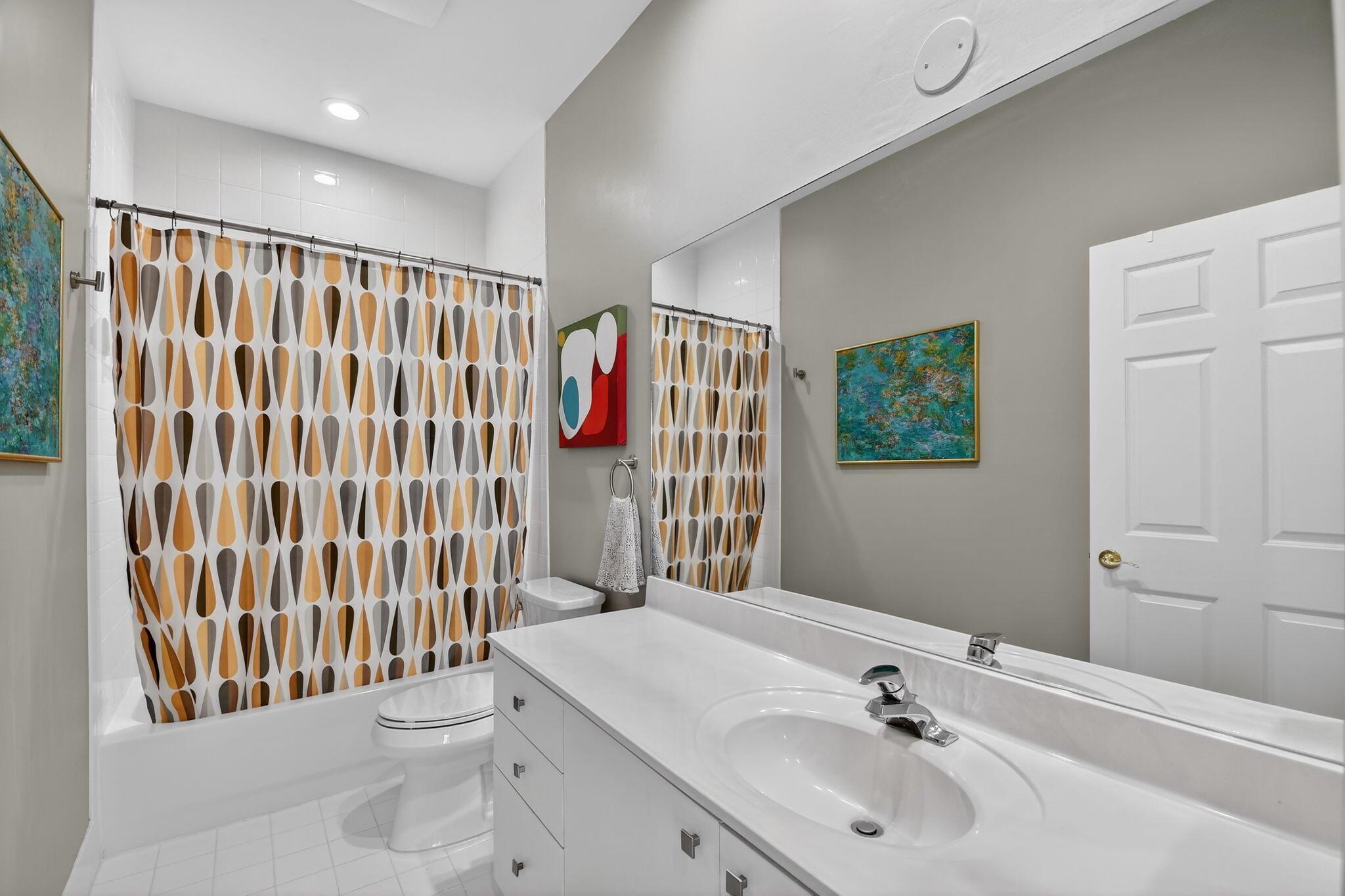 MAJESTIC ISLES - Residential