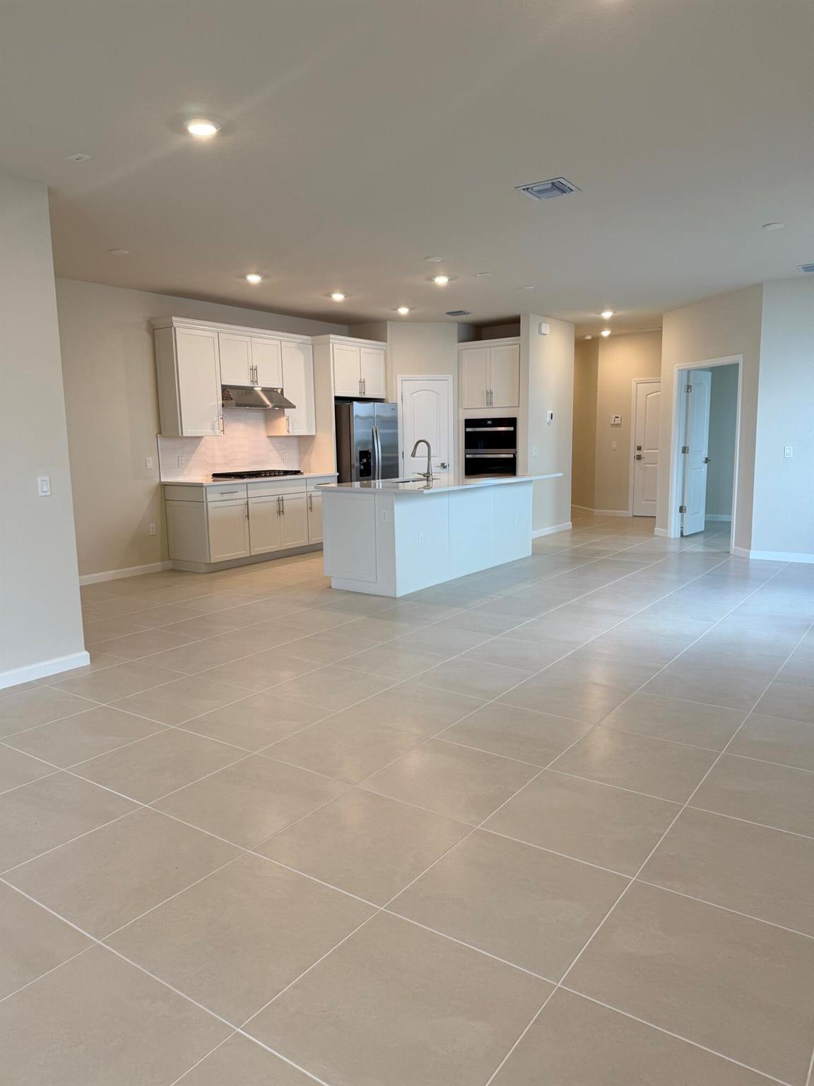 PULTE AT TRADITION PHASE - Residential Lease