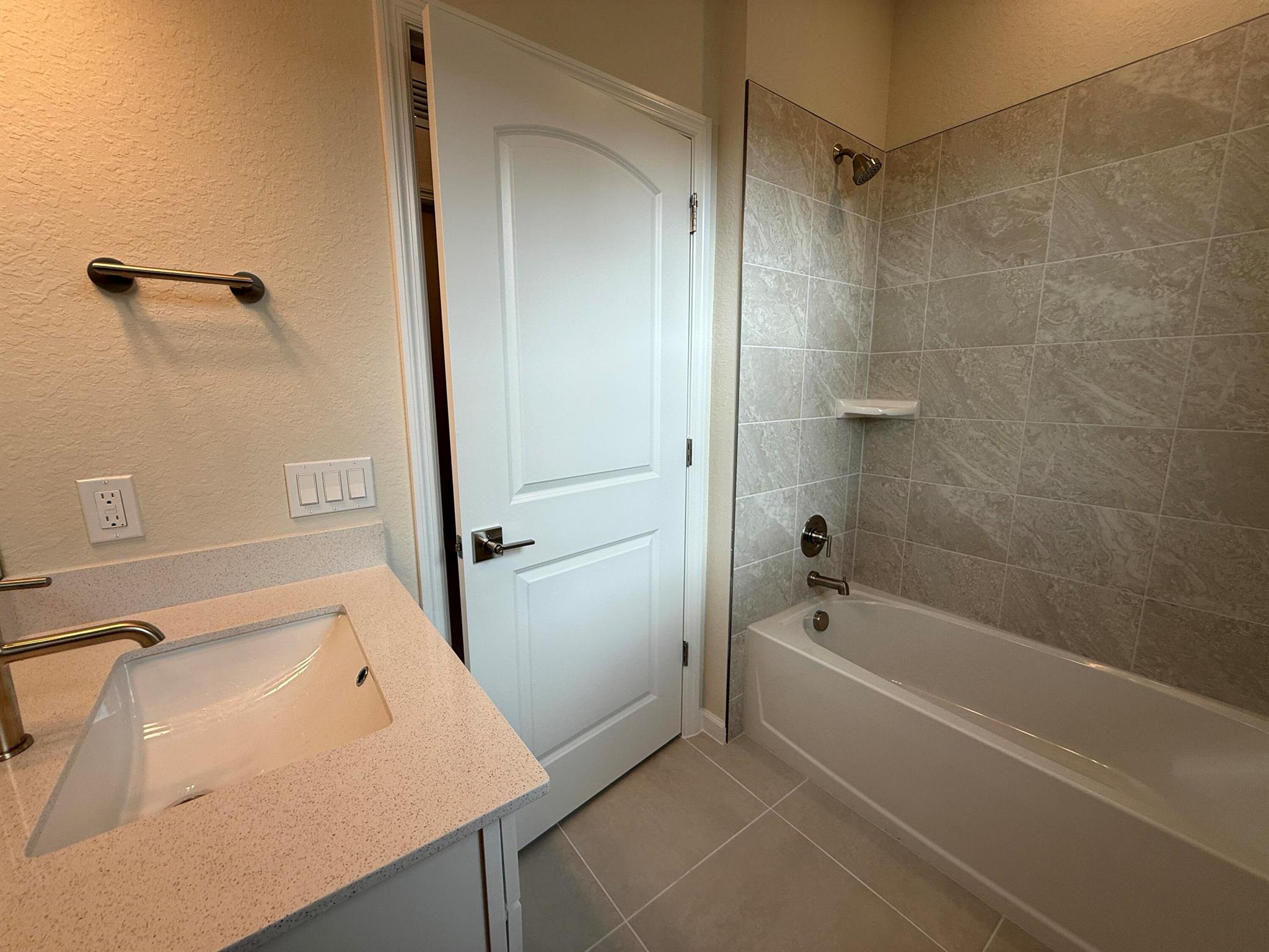 PULTE AT TRADITION PHASE - Residential Lease