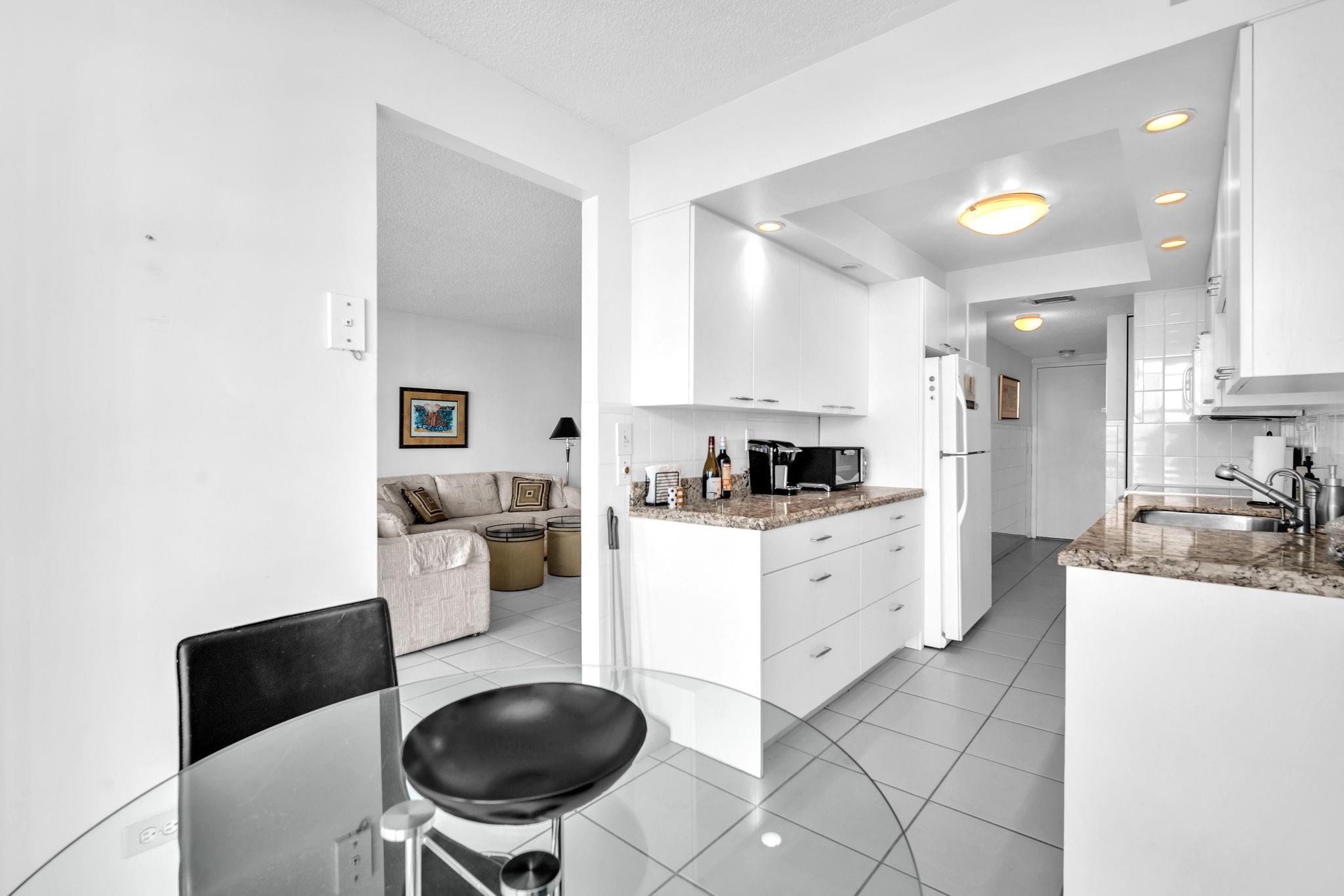 Winston Towers 300 - Residential
