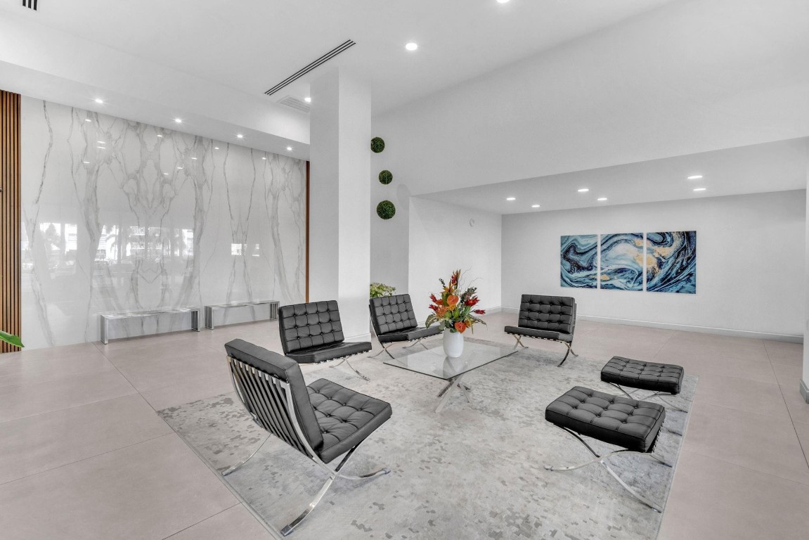 Winston Towers 300 - Residential