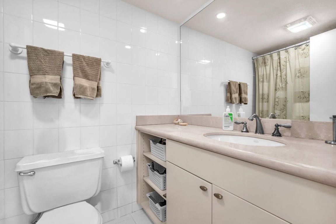 Winston Towers 300 - Residential