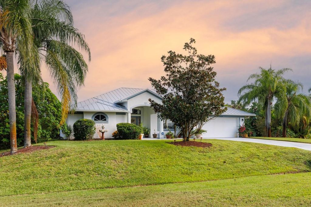 Photo of 2904 SE Eagle Drive, Port Saint Lucie, FL 34984 (MLS # F10524780)