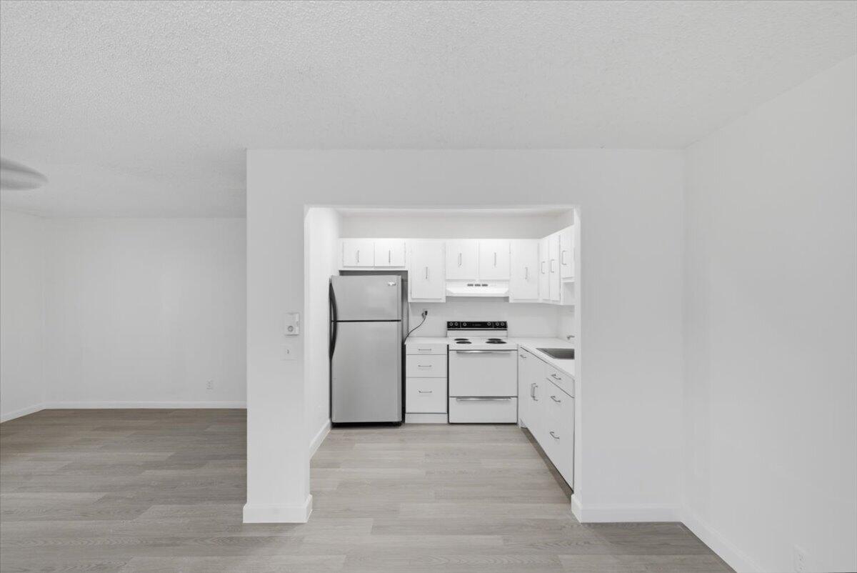 527 Normandy K