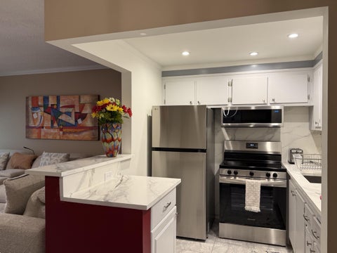 Tiny photo for 362 Oakridge T, Deerfield Beach, FL 33442 (MLS # B26037032)