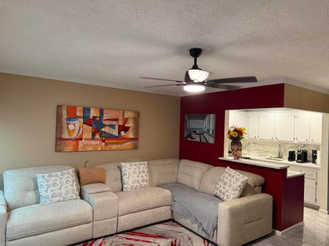 Tiny photo for 362 Oakridge T, Deerfield Beach, FL 33442 (MLS # B26037032)