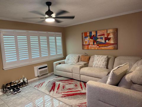 Tiny photo for 362 Oakridge T, Deerfield Beach, FL 33442 (MLS # B26037032)