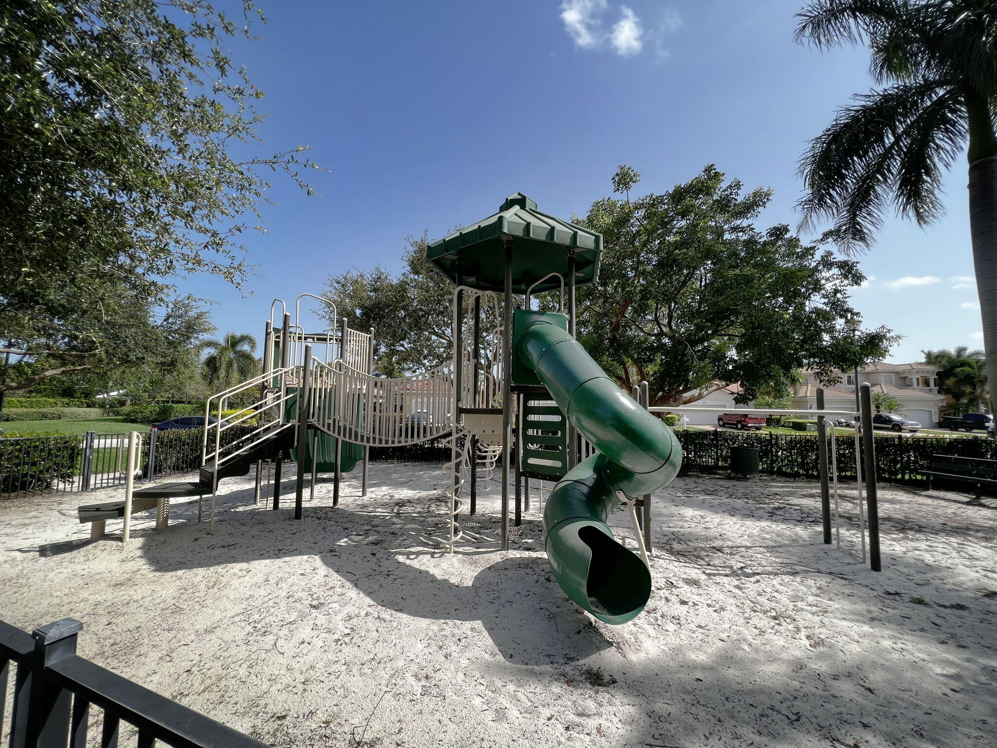 KNOLLWOOD - Residential