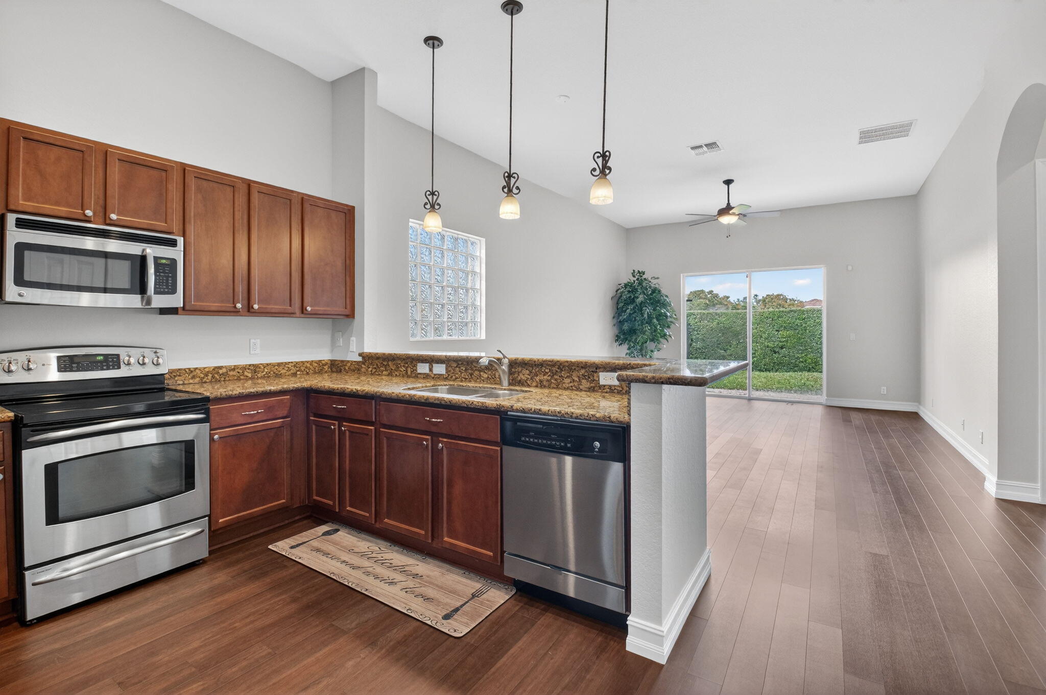 KNOLLWOOD - Residential