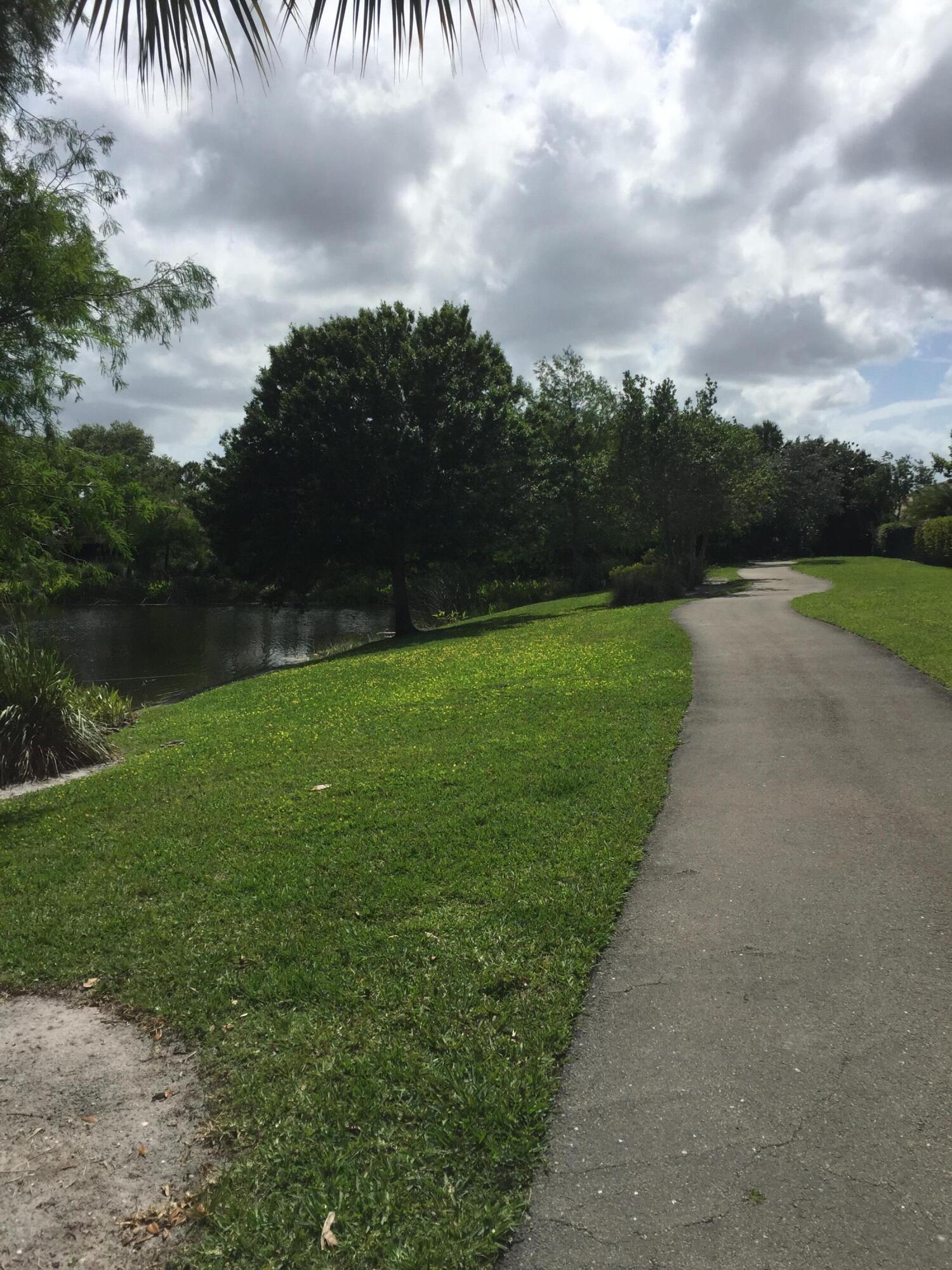 KNOLLWOOD - Residential