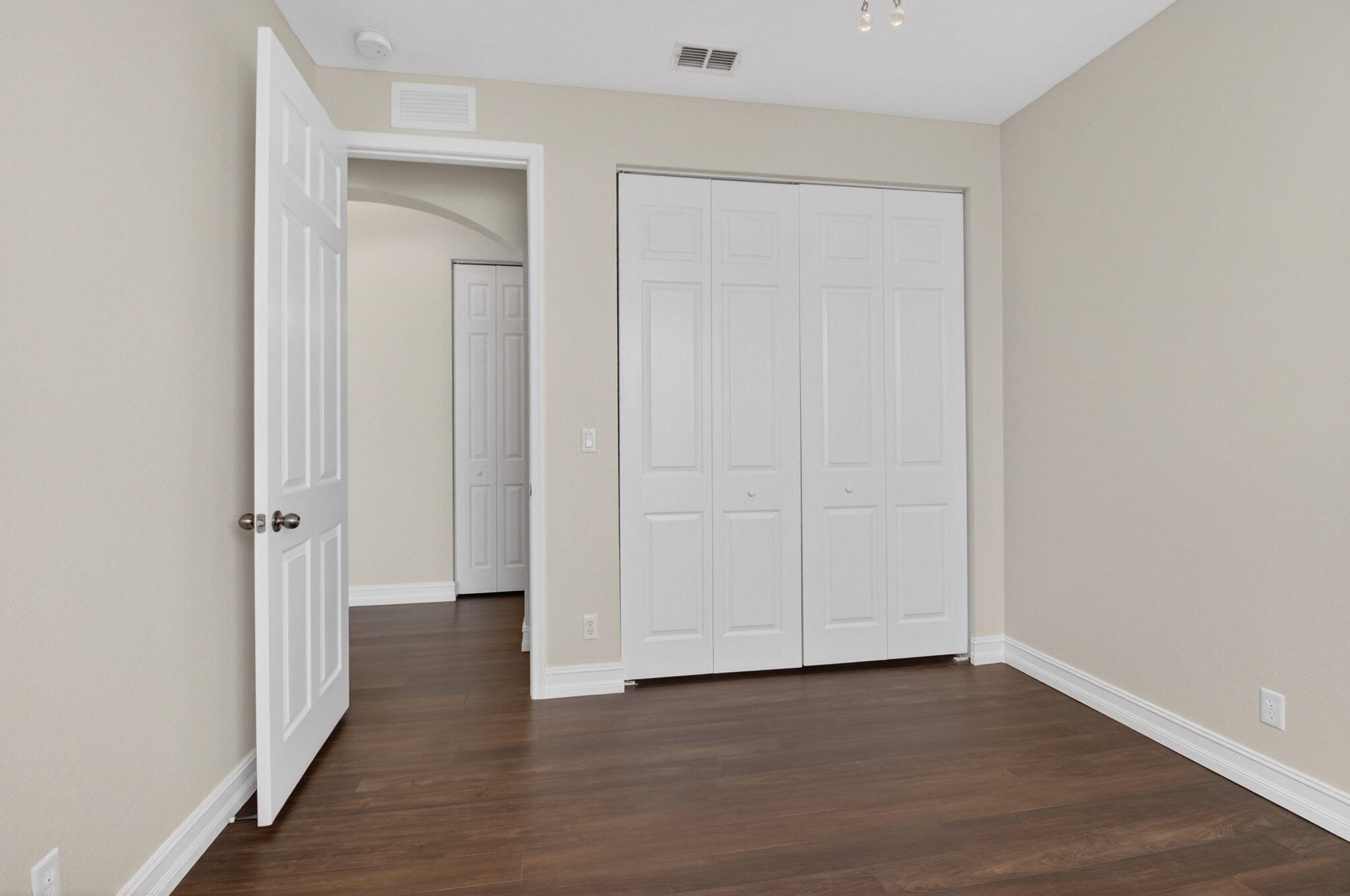 KNOLLWOOD - Residential