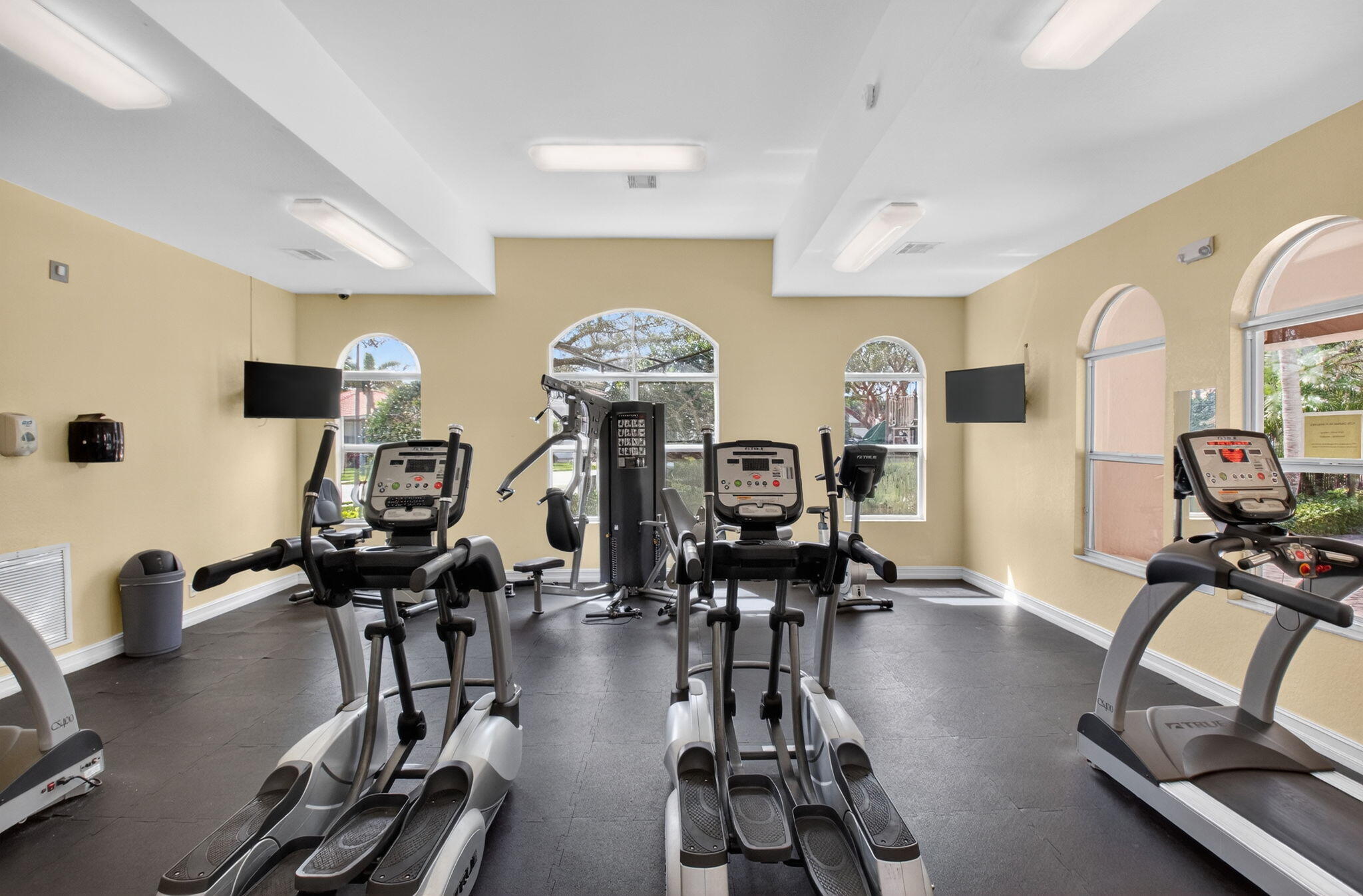 KNOLLWOOD - Residential