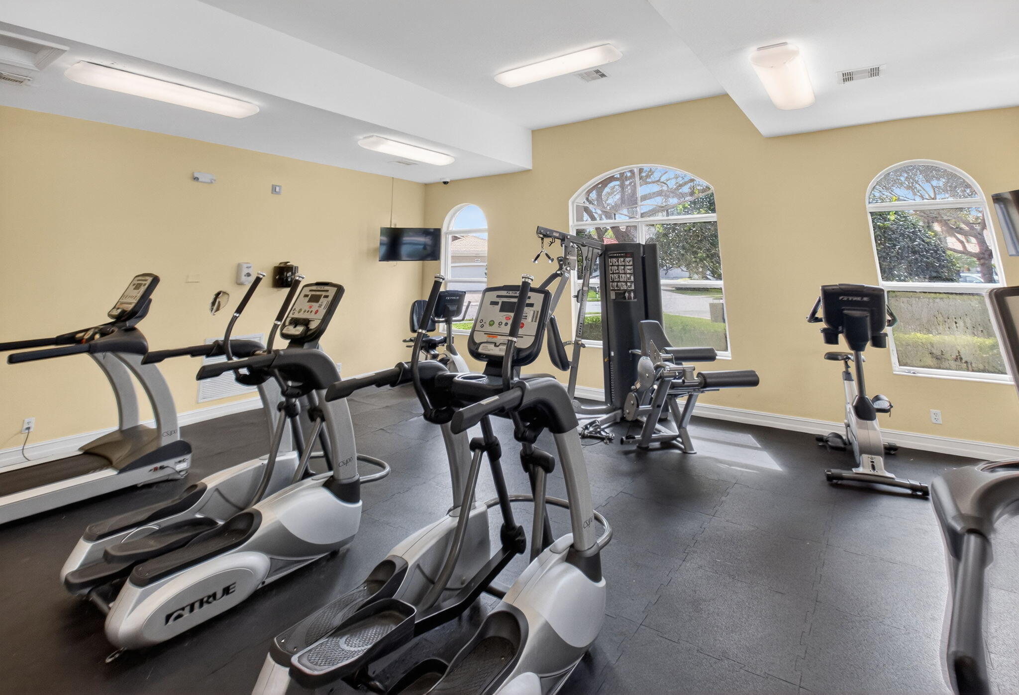 KNOLLWOOD - Residential