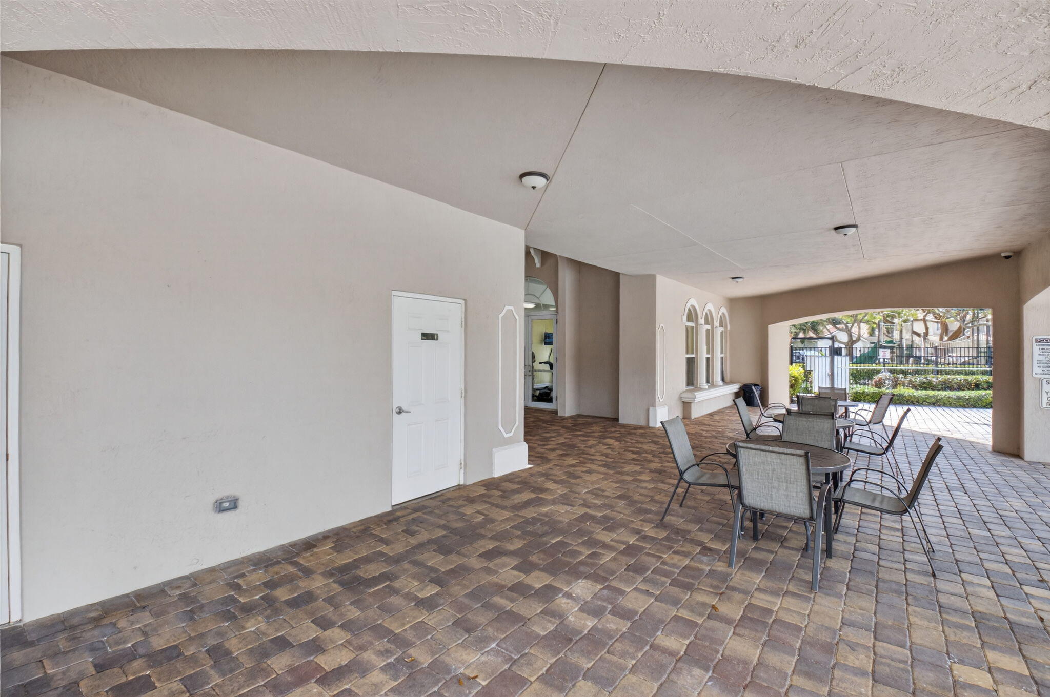 KNOLLWOOD - Residential