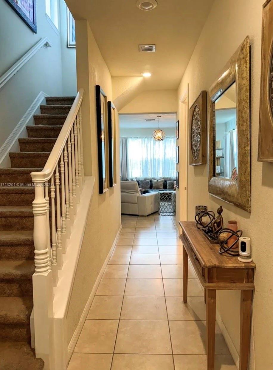 HILLCREST COUNTRY CLUB SO - Residential Lease