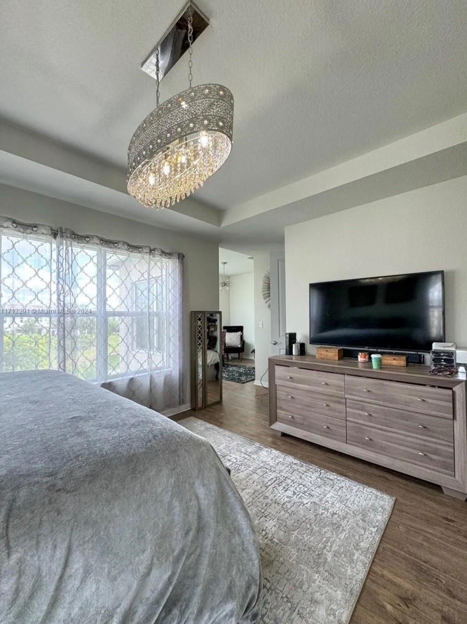 HILLCREST COUNTRY CLUB SO - Residential Lease