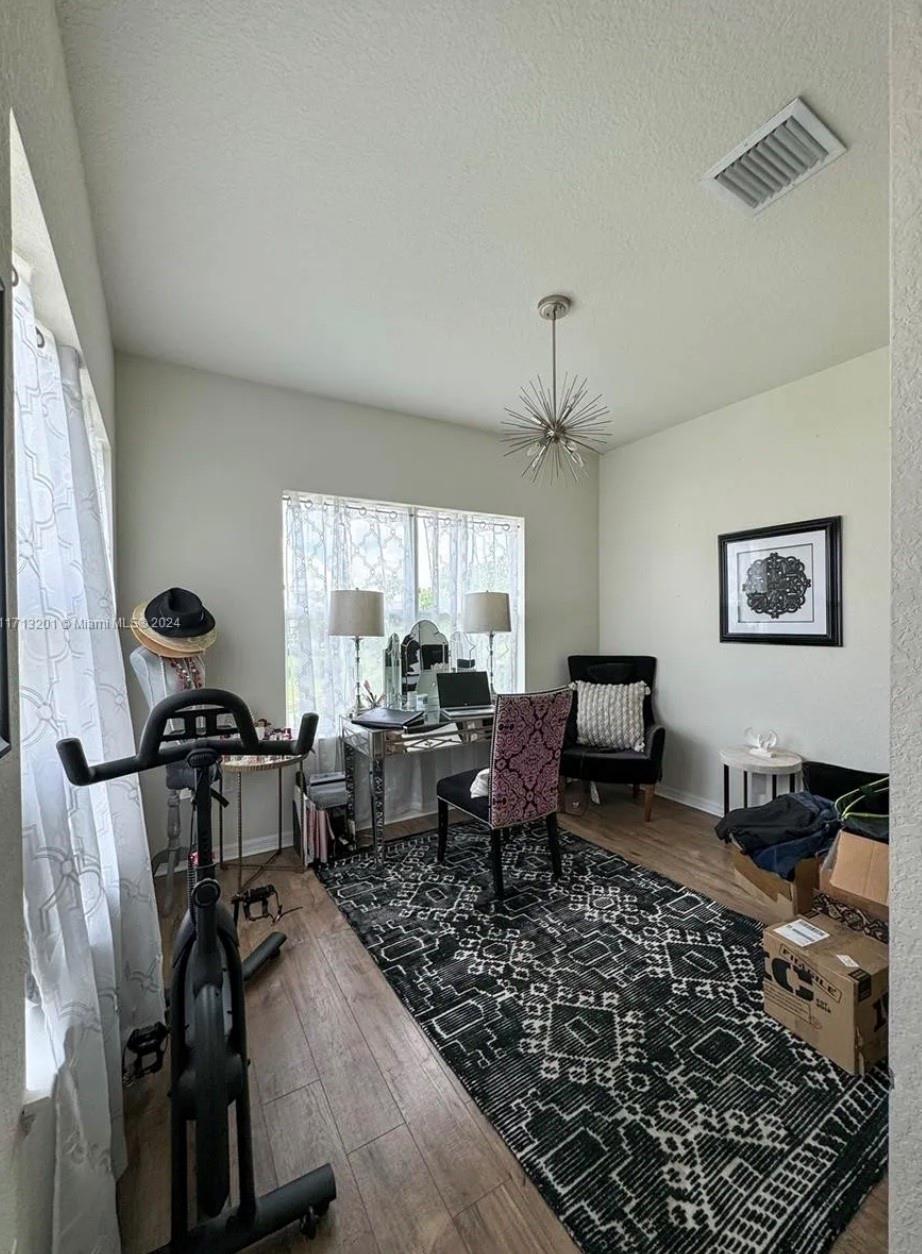 HILLCREST COUNTRY CLUB SO - Residential Lease