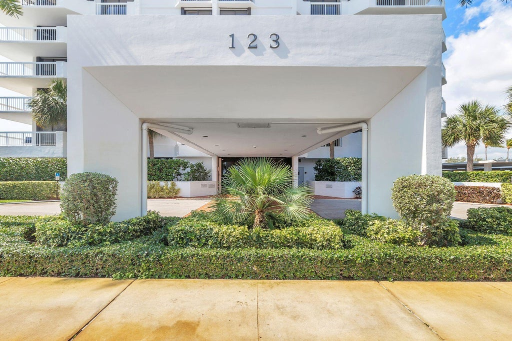 Photo of 123 Lakeshore Drive #343, North Palm Beach, FL 33408 (MLS # R10971792)