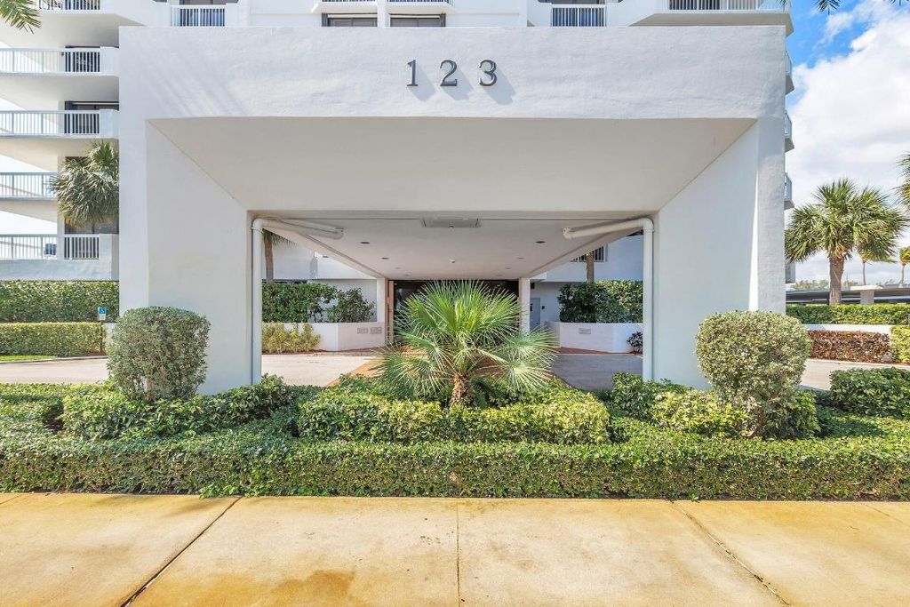 Photo of 123 Lakeshore Drive #343, North Palm Beach, FL 33408 (MLS # R10971792)