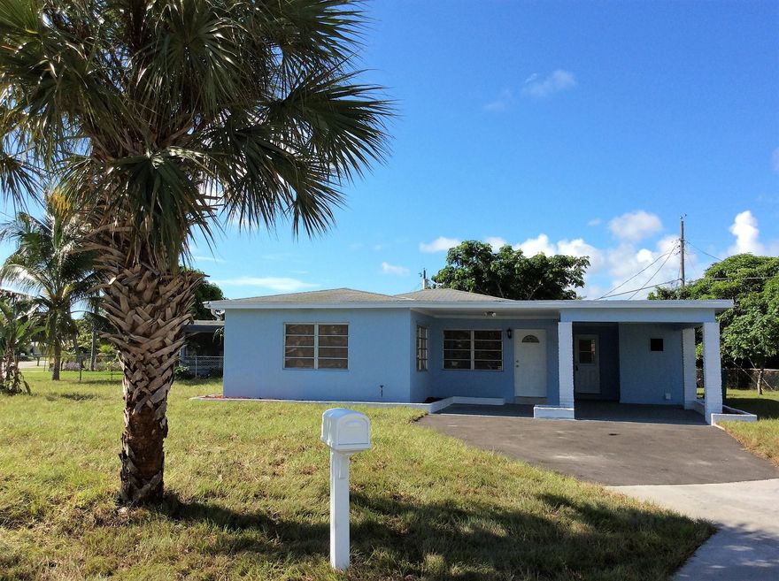 FULLY REMODELED 3/1 IN THE HEART OF BOYNTON BEACH. LARGE CORNER LOT. EVERYTHING UPDATED AND PERMITTED; FLOORING, PAINT, BRAND NEW HVAC, SS APPLIANCES, DRIVEWAY, IRRIGATION SYSTEM, CABINETS, GRANITE TOPS, WATER HEATER, BATHROOM AND LANDSCAPE. PLANTATION SHUTTERS INCLUDED. PERFECT STARTER HOME WITH NO HOA AND LOW TAXES. BRING YOUR BUYER RAPIDLY AS THIS IS PRICED TO MOVE QUICK!