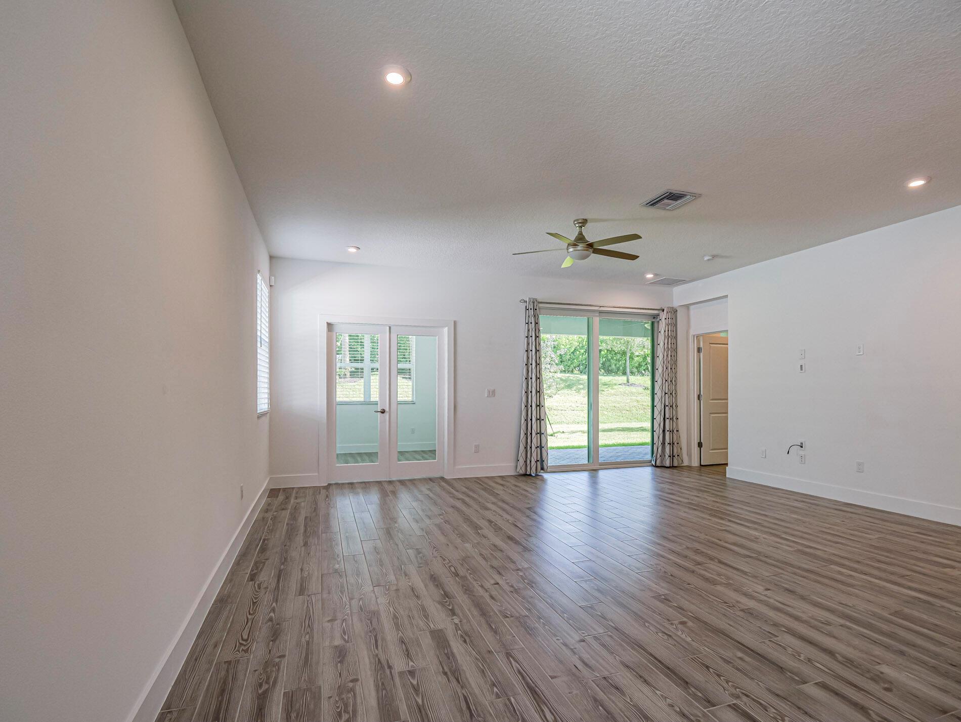 TELARO AT SOUTHERN GROVE - Residential Lease