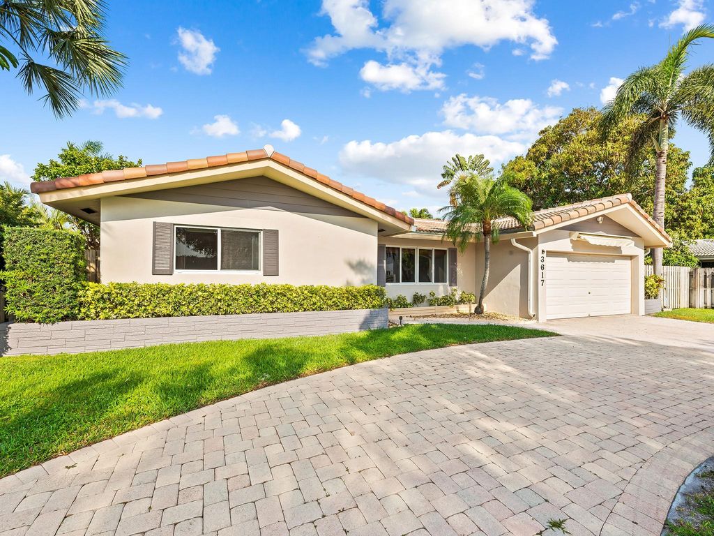 Photo of 3617 NE 23rd Avenue, Fort Lauderdale, FL 33308 (MLS # F10496846)