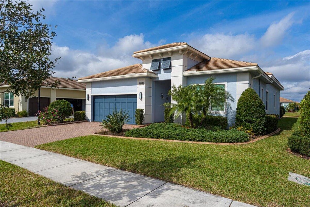 Photo of 12013 SW Vano Way, Port Saint Lucie, FL 34987 (MLS # R11055034)