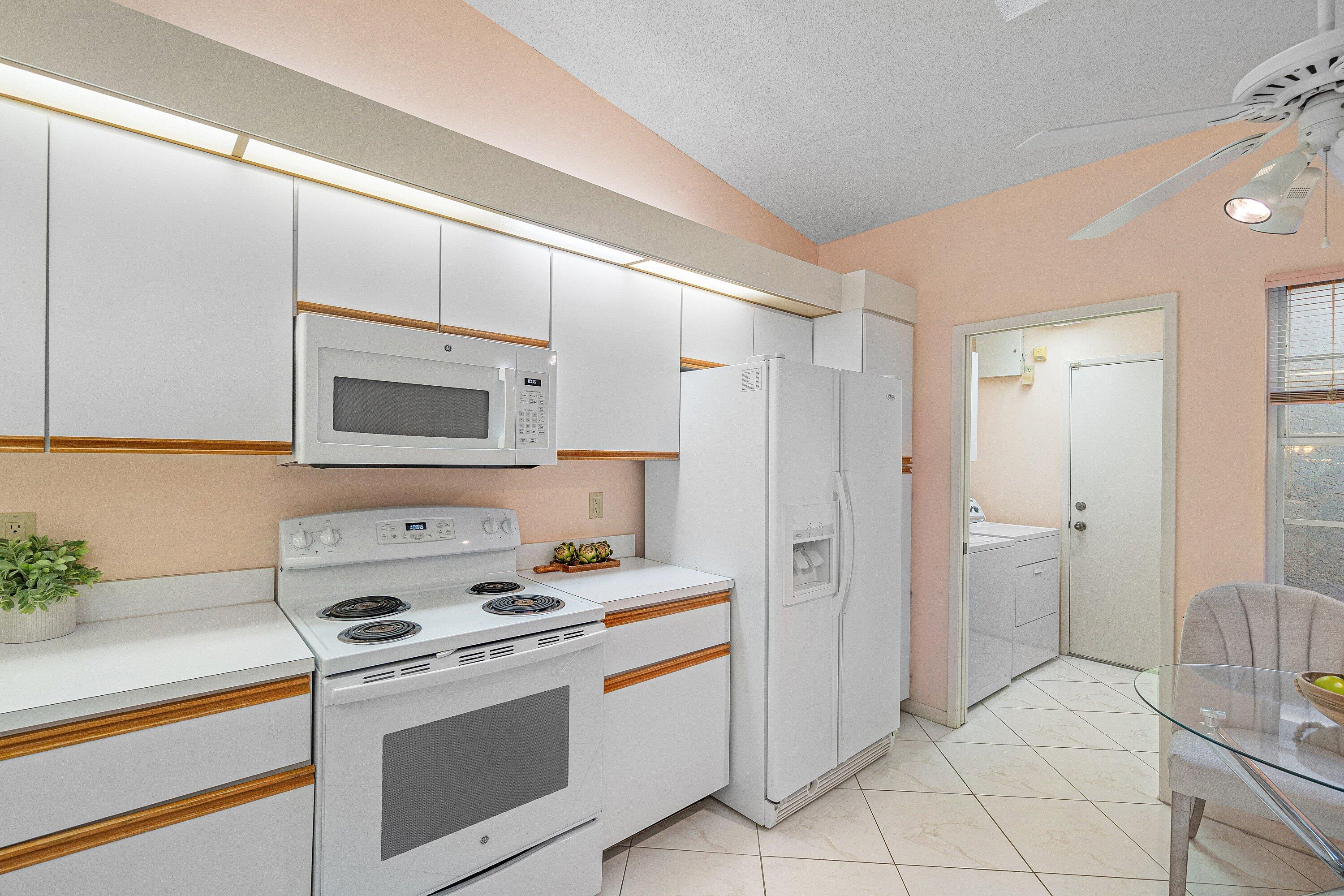 HUNTINGTON POINTE - Residential