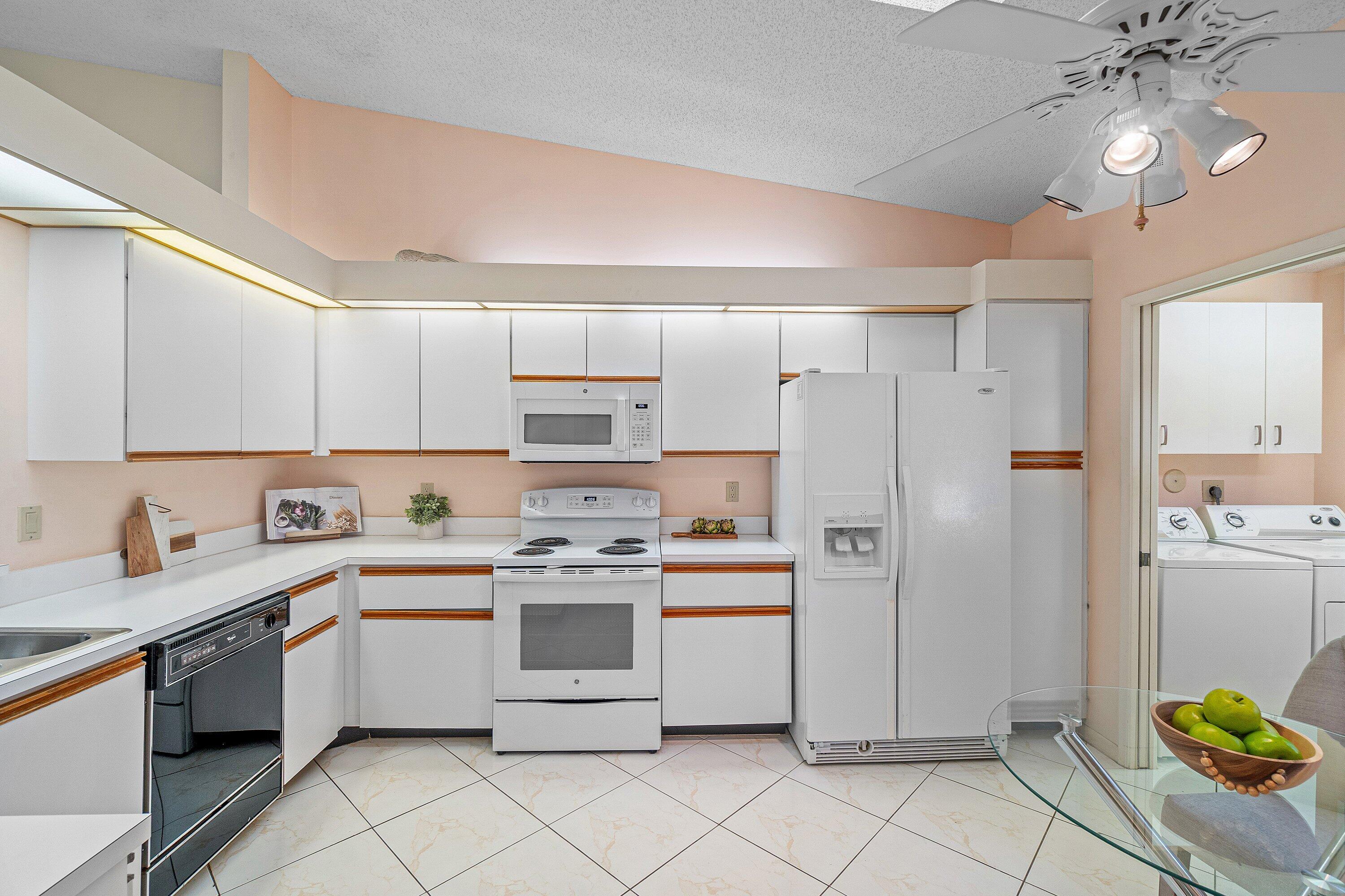 HUNTINGTON POINTE - Residential