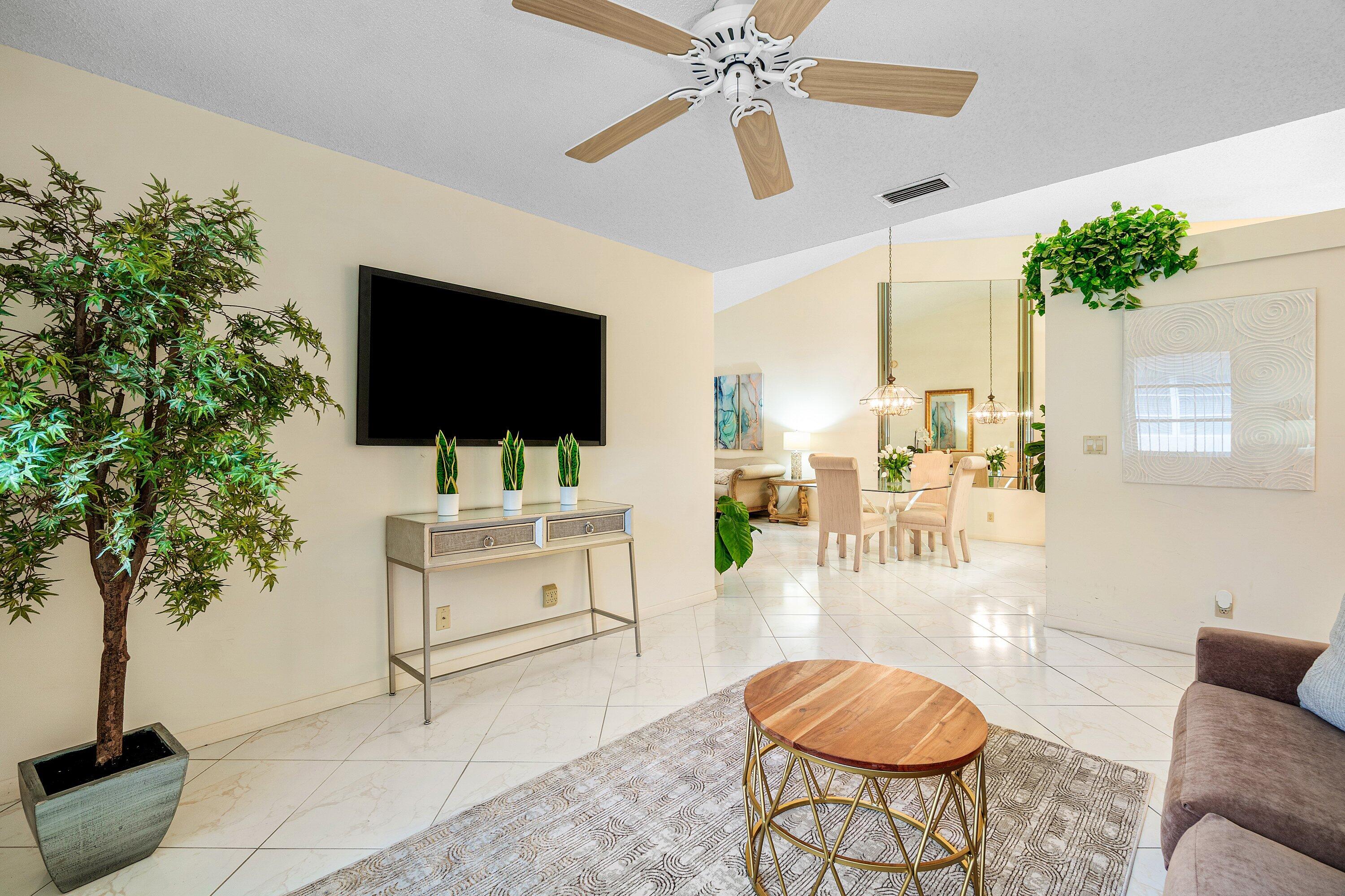 HUNTINGTON POINTE - Residential