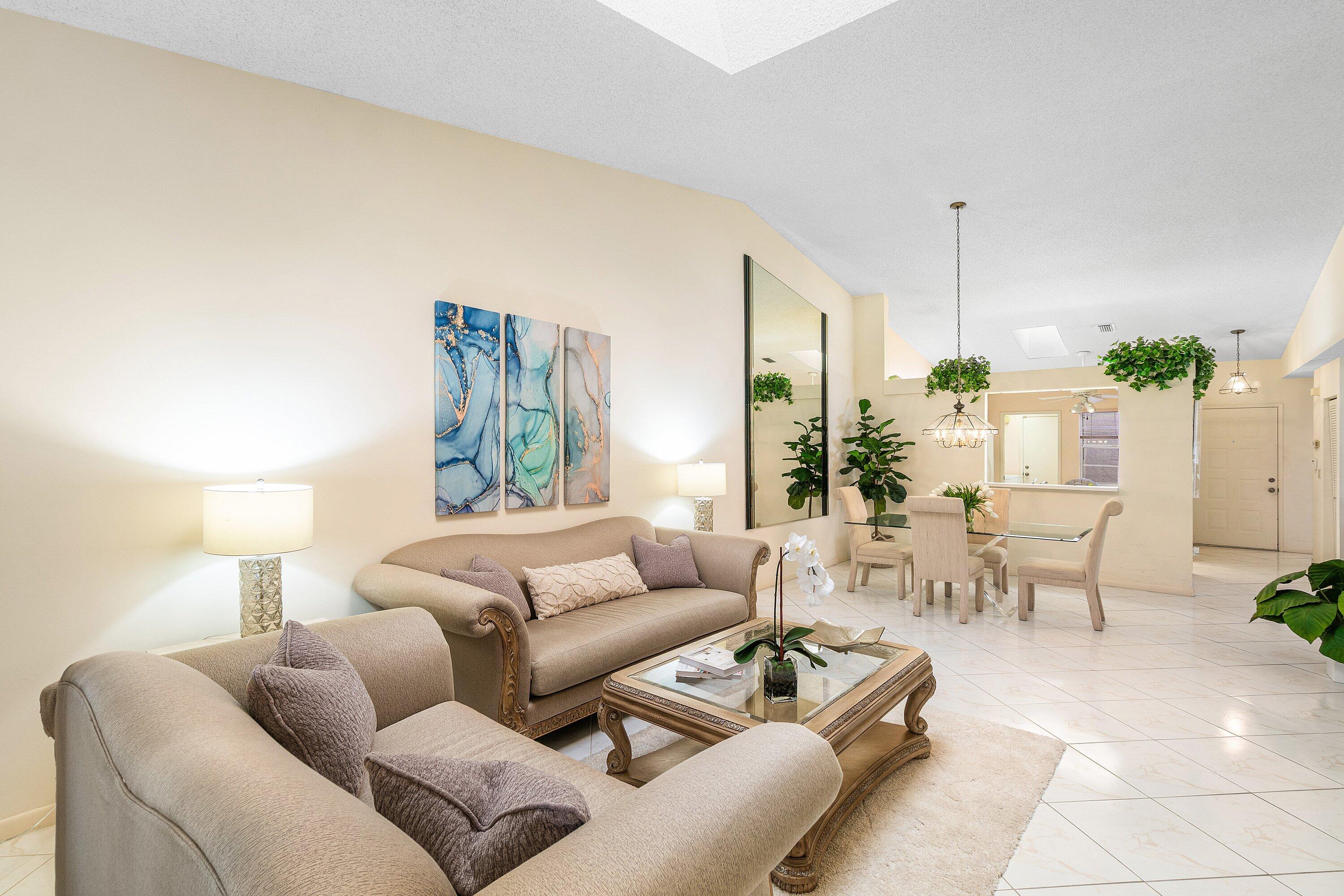 HUNTINGTON POINTE - Residential