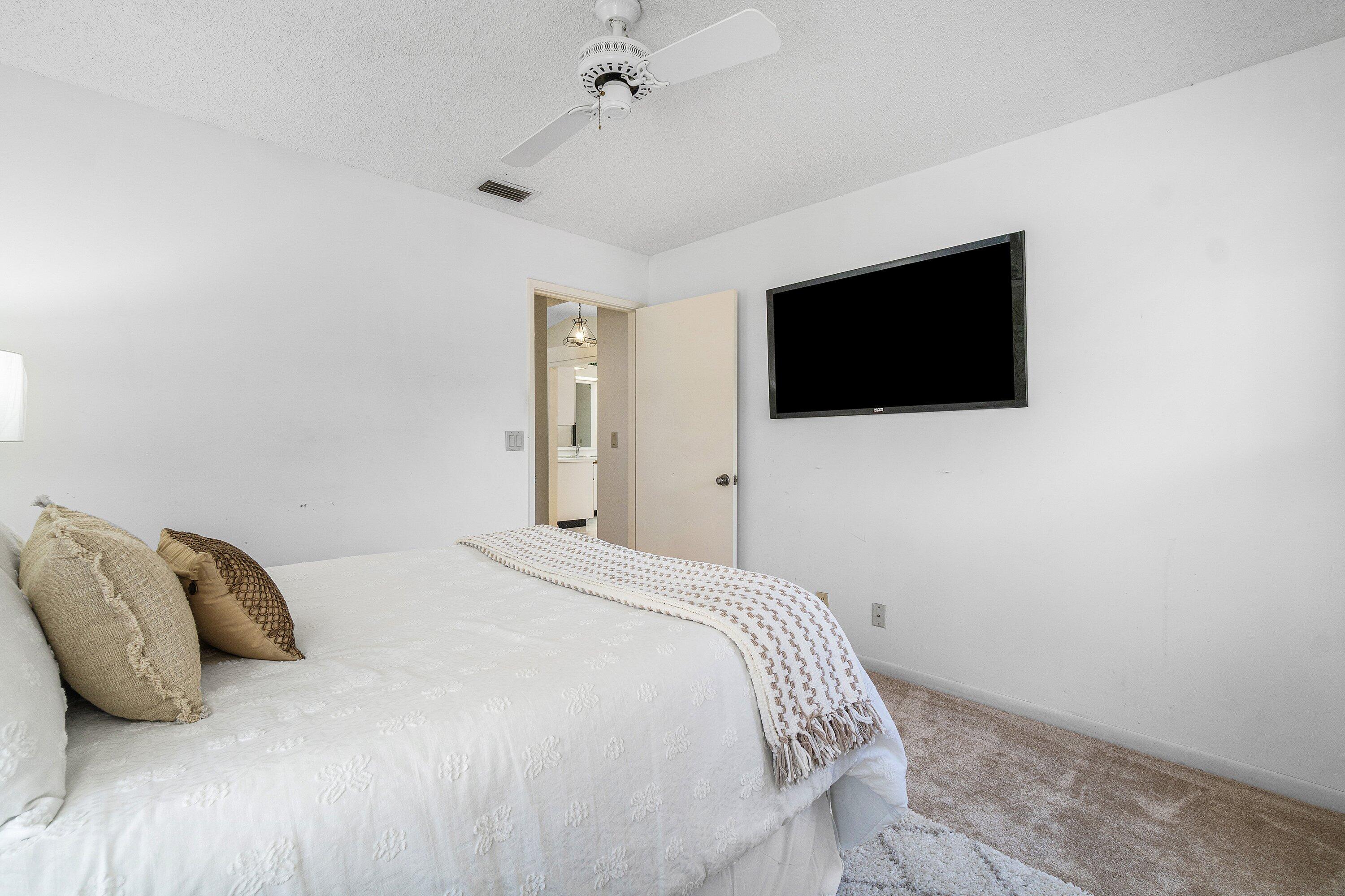 HUNTINGTON POINTE - Residential