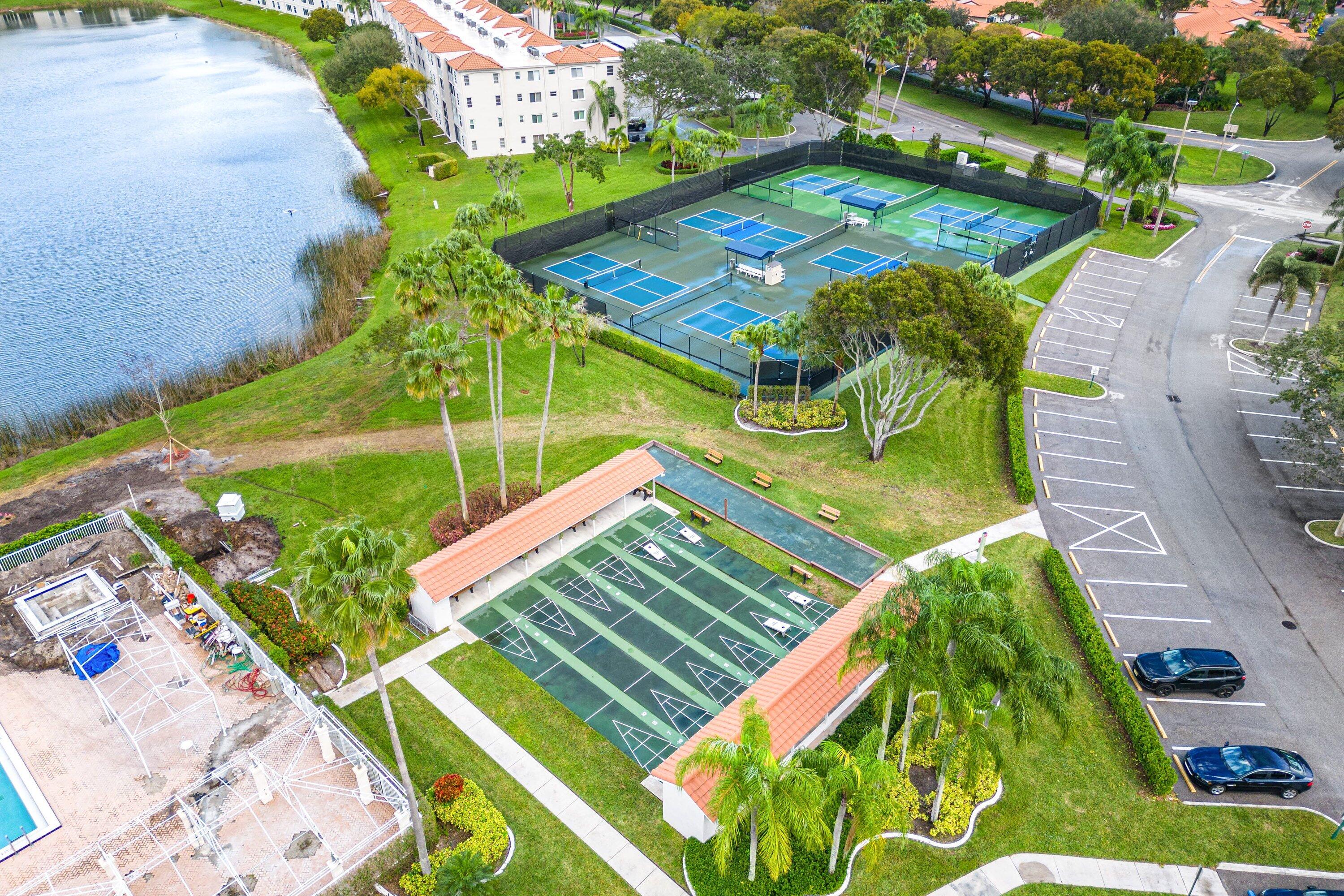 HUNTINGTON POINTE - Residential