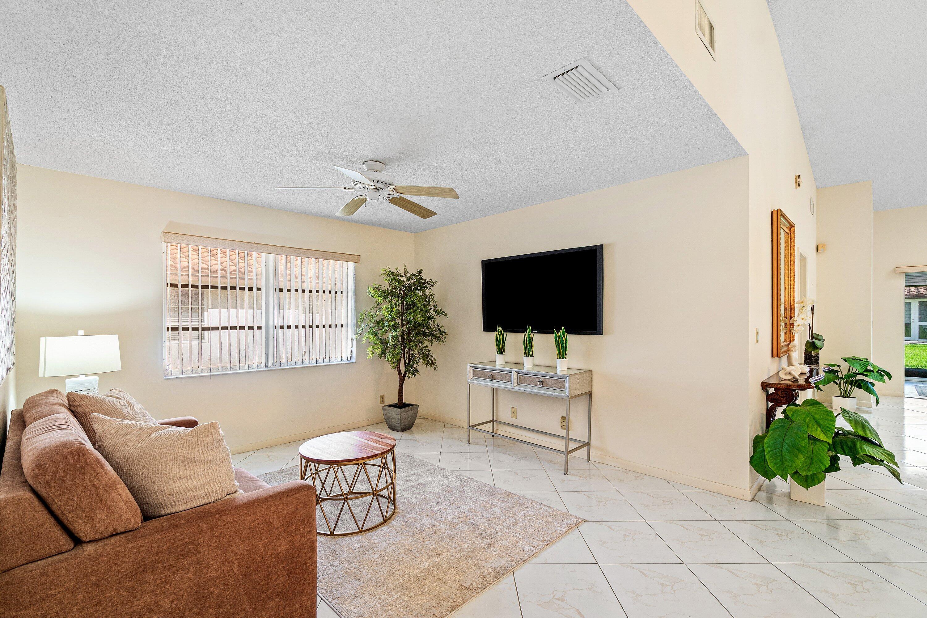 HUNTINGTON POINTE - Residential