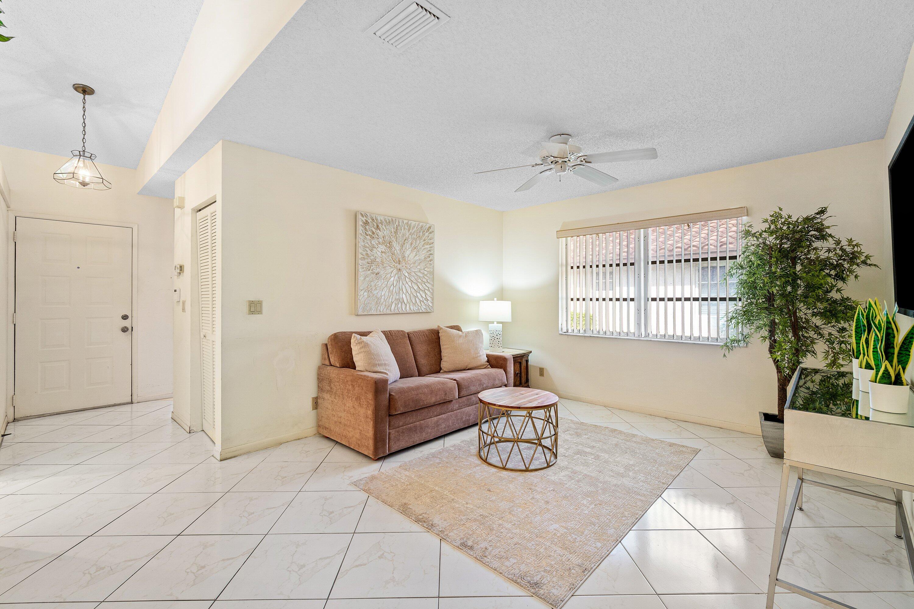 HUNTINGTON POINTE - Residential