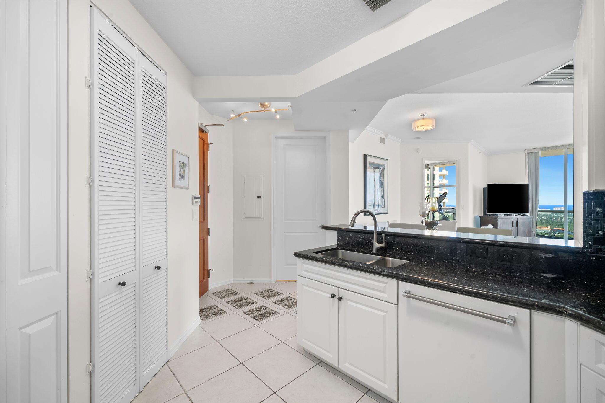 WATERGARDEN CONDO - Residential Lease