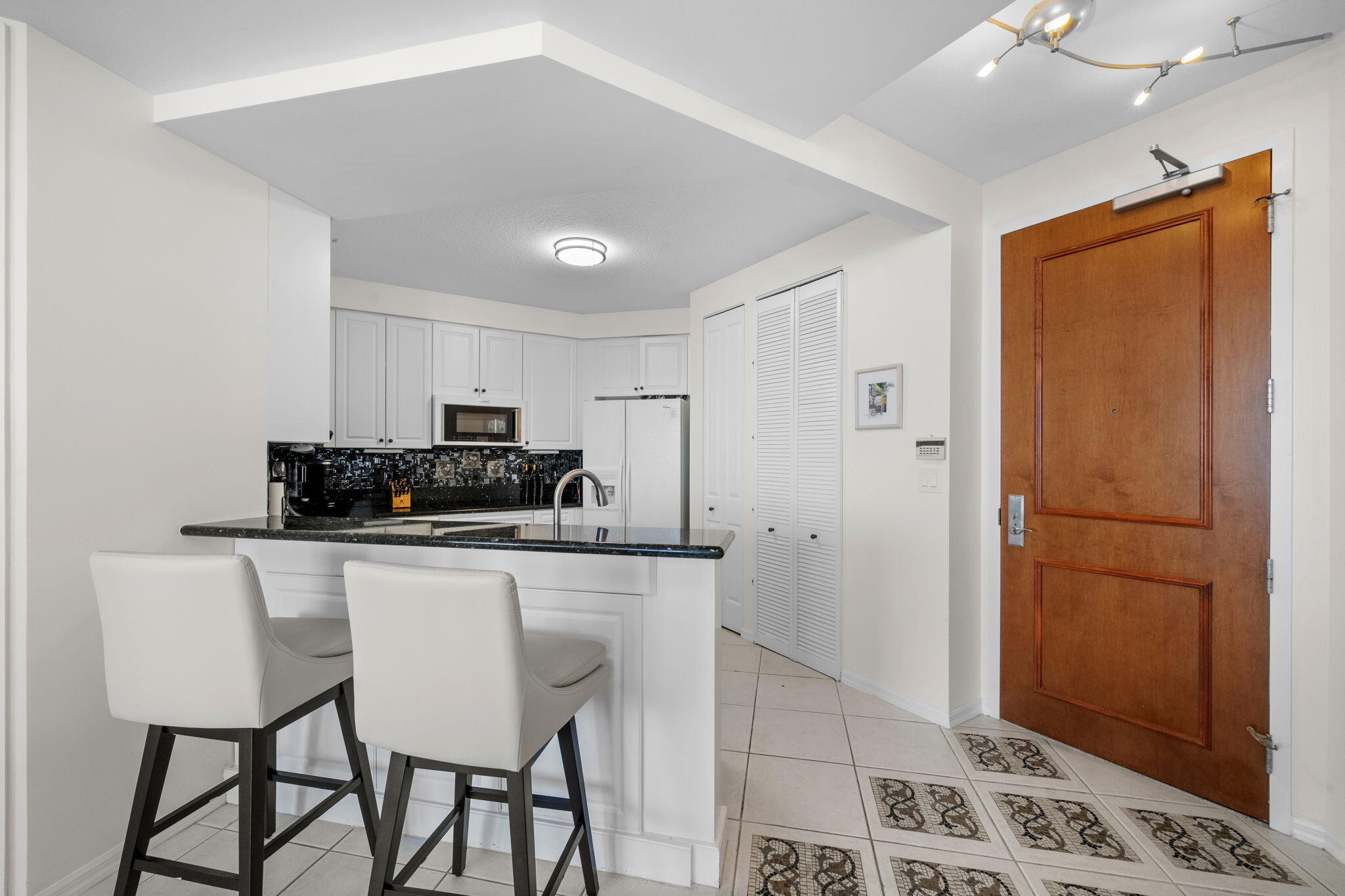 WATERGARDEN CONDO - Residential Lease