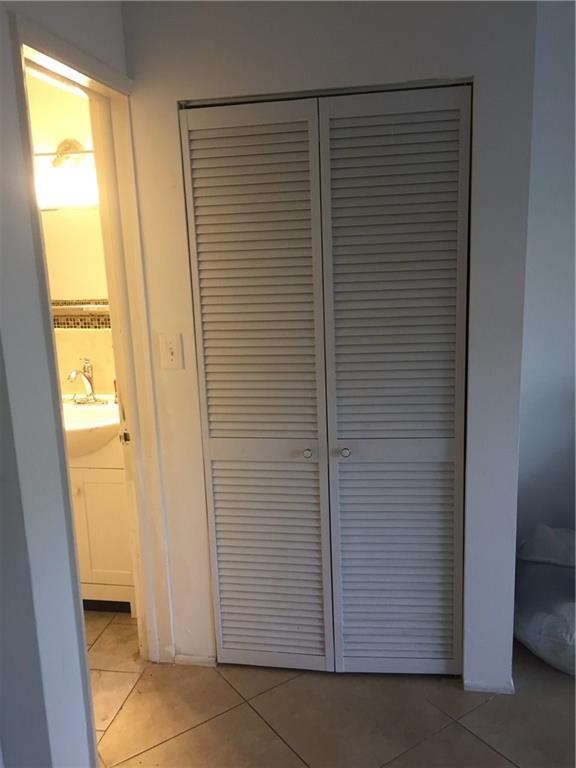 Lauderdale Beach 4-2 B - Residential Lease