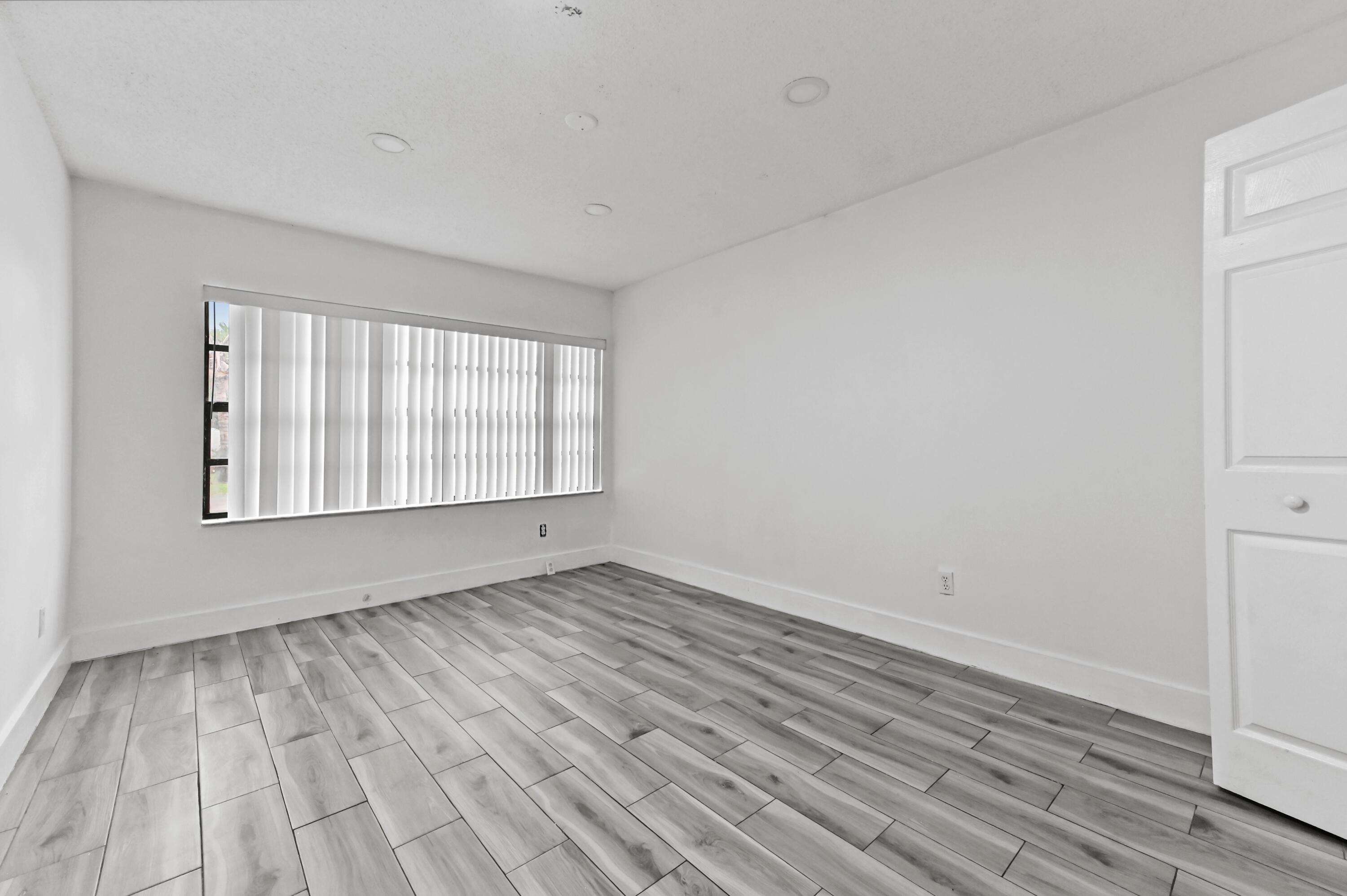 SUMMIT PINES - Residential Lease