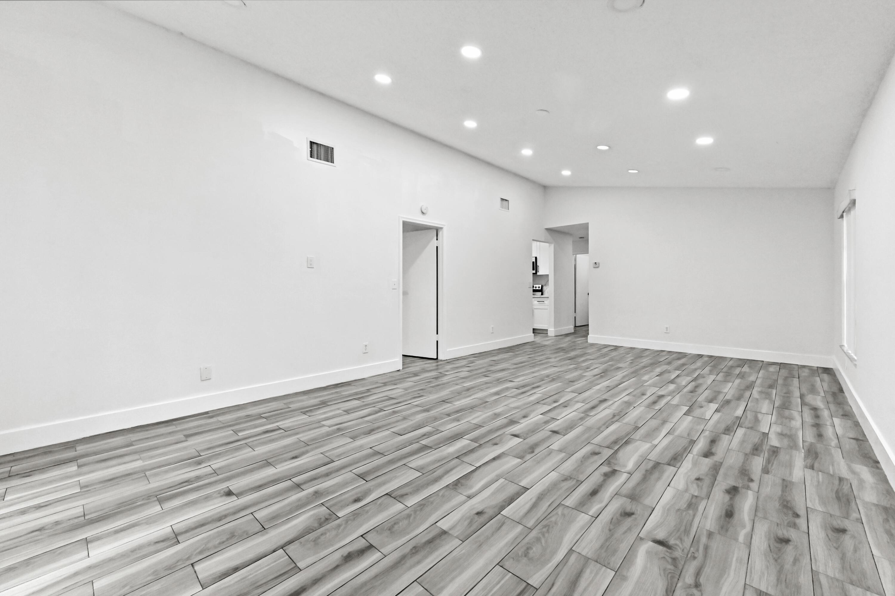 SUMMIT PINES - Residential Lease
