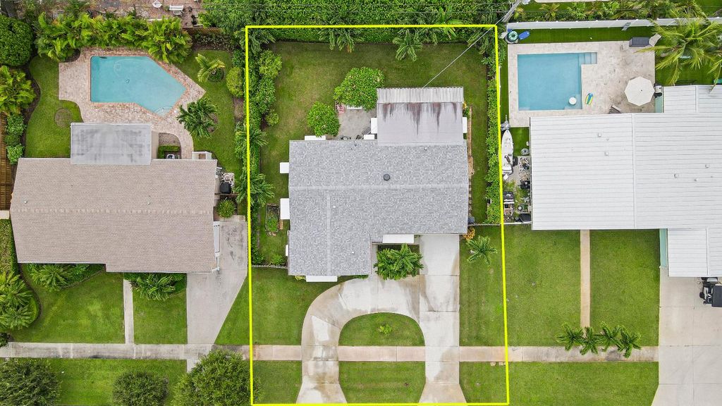 Photo of 416 Inlet Road, North Palm Beach, FL 33408 (MLS # R11156528)