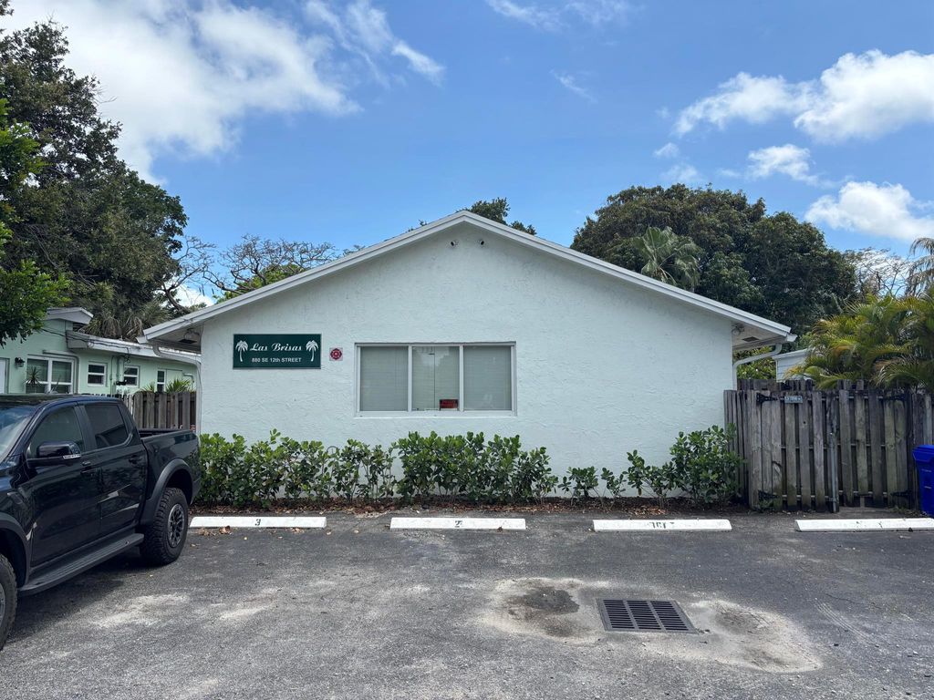 Photo of 880 SE 12th Street #1, Fort Lauderdale, FL 33316 (MLS # R11104005)