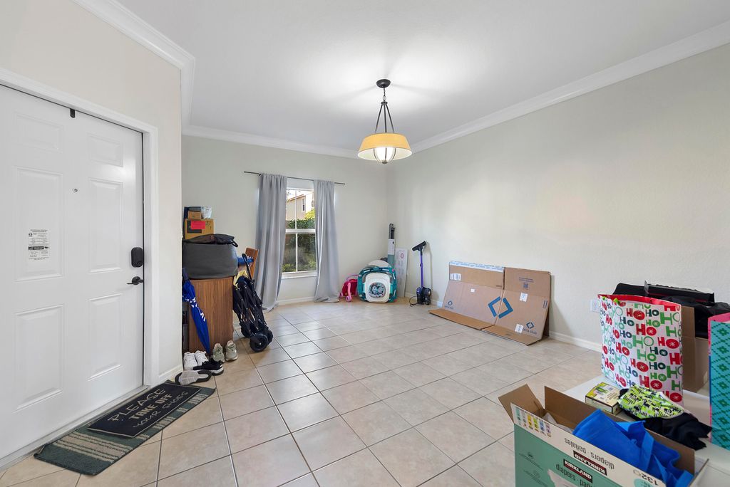 Photo of 286 Lake Monterey Circle, Boynton Beach, FL 33426 (MLS # R11154876)