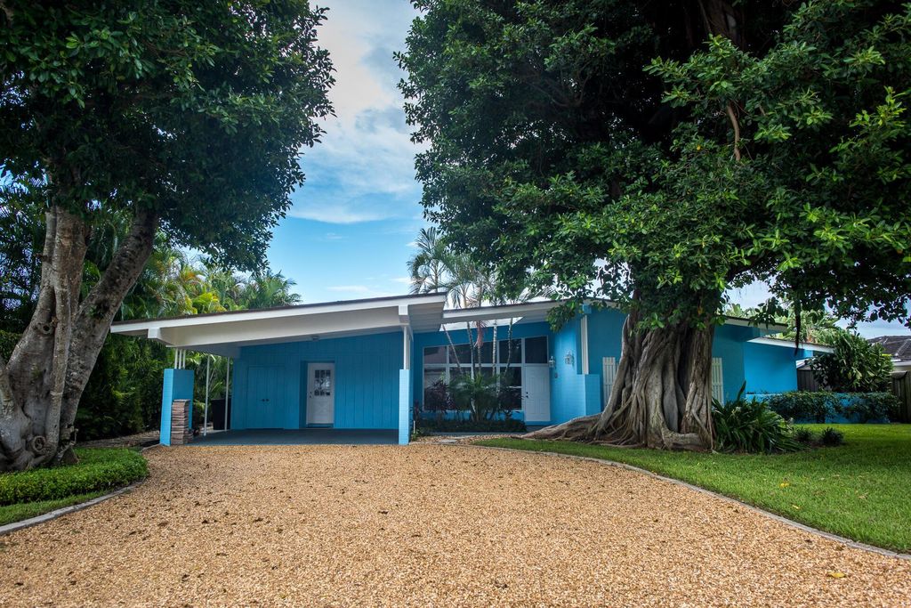 Photo of 181 Beacon Lane, Jupiter Inlet Colony, FL 33469 (MLS # R10891999)