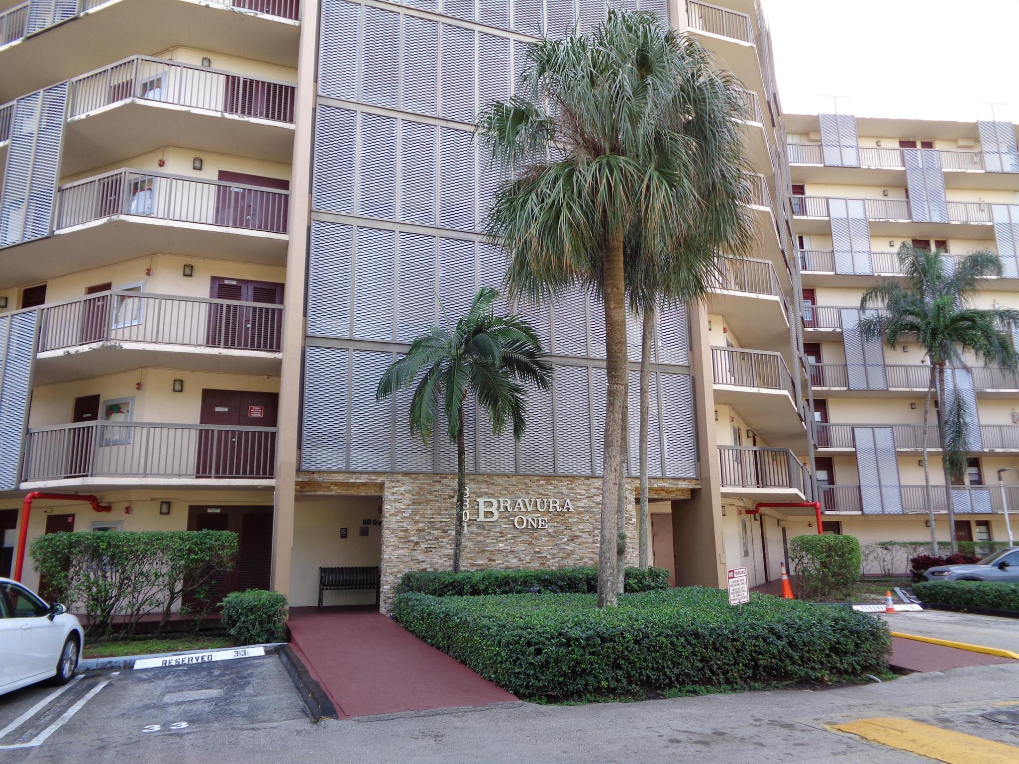 Renovated 1/1.5 bath top floor apartment in the heart of Aventura with direct view of Turnberry golf course. Marble floors throughout including closet and bathrooms. Granite countertops in the kitchen and bathrooms, customized closet, newer A/C unit, popcorn ceiling removed. Unit comes with assigned storage space. The building offers laundry room on each floor, beautiful pool, BBQ area, fitness center, community room and bike storage. Walking distance to Aventura Mall, supermarkets, pharmacies, restaurants and schools. Maintenance includes cable, internet, water, pest control, night security Rover, hot water, assigned parking space. Monthly maintenance fee doesn't include special assessment of $164.15.
