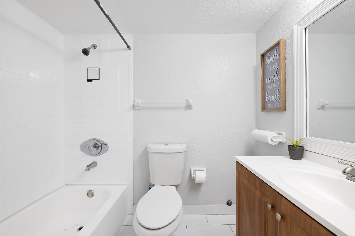 CORAL SPRINGS ESTATE TOWNHOMES - Residential