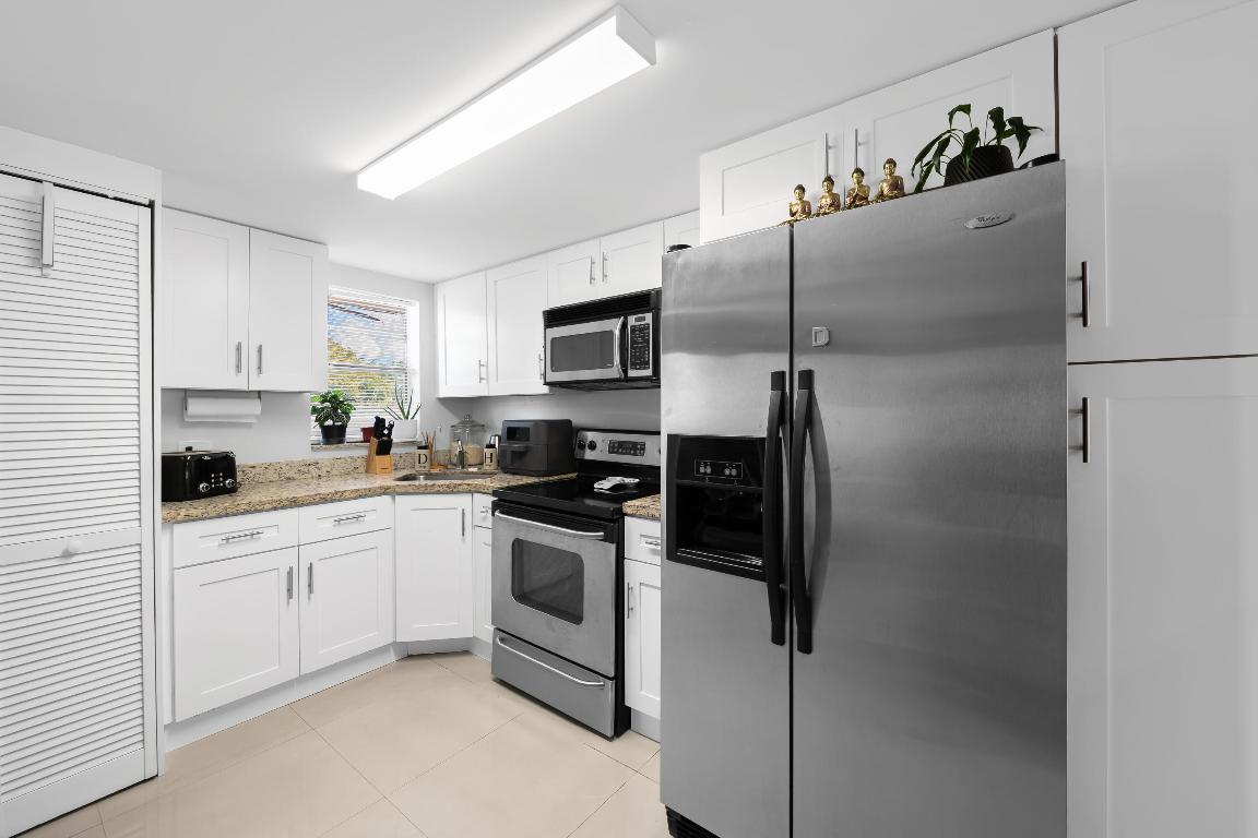 CORAL SPRINGS ESTATE TOWNHOMES - Residential