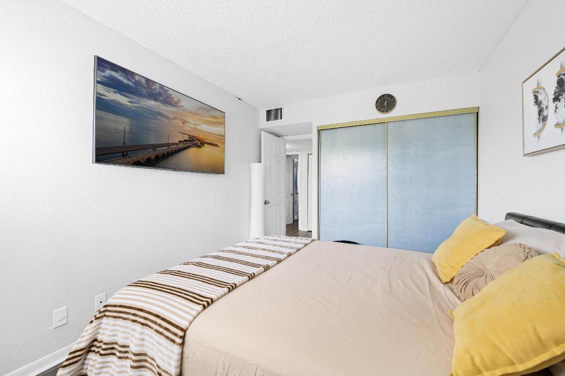 CORAL SPRINGS ESTATE TOWNHOMES - Residential